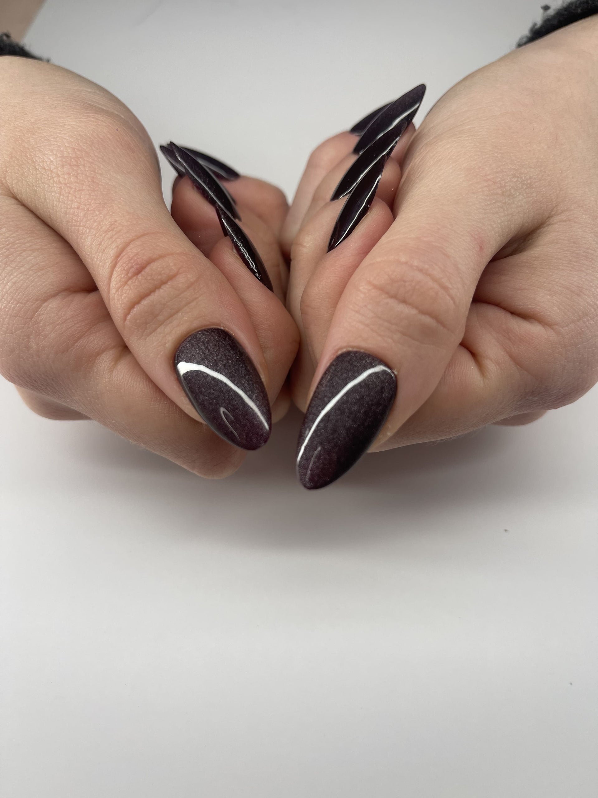 Magnetic Plum Shaunails