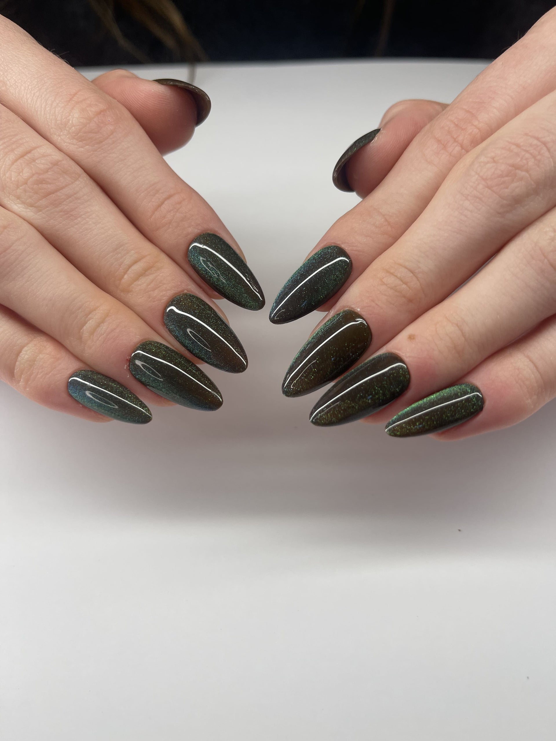 Magnetic  Emerald Shaunails
