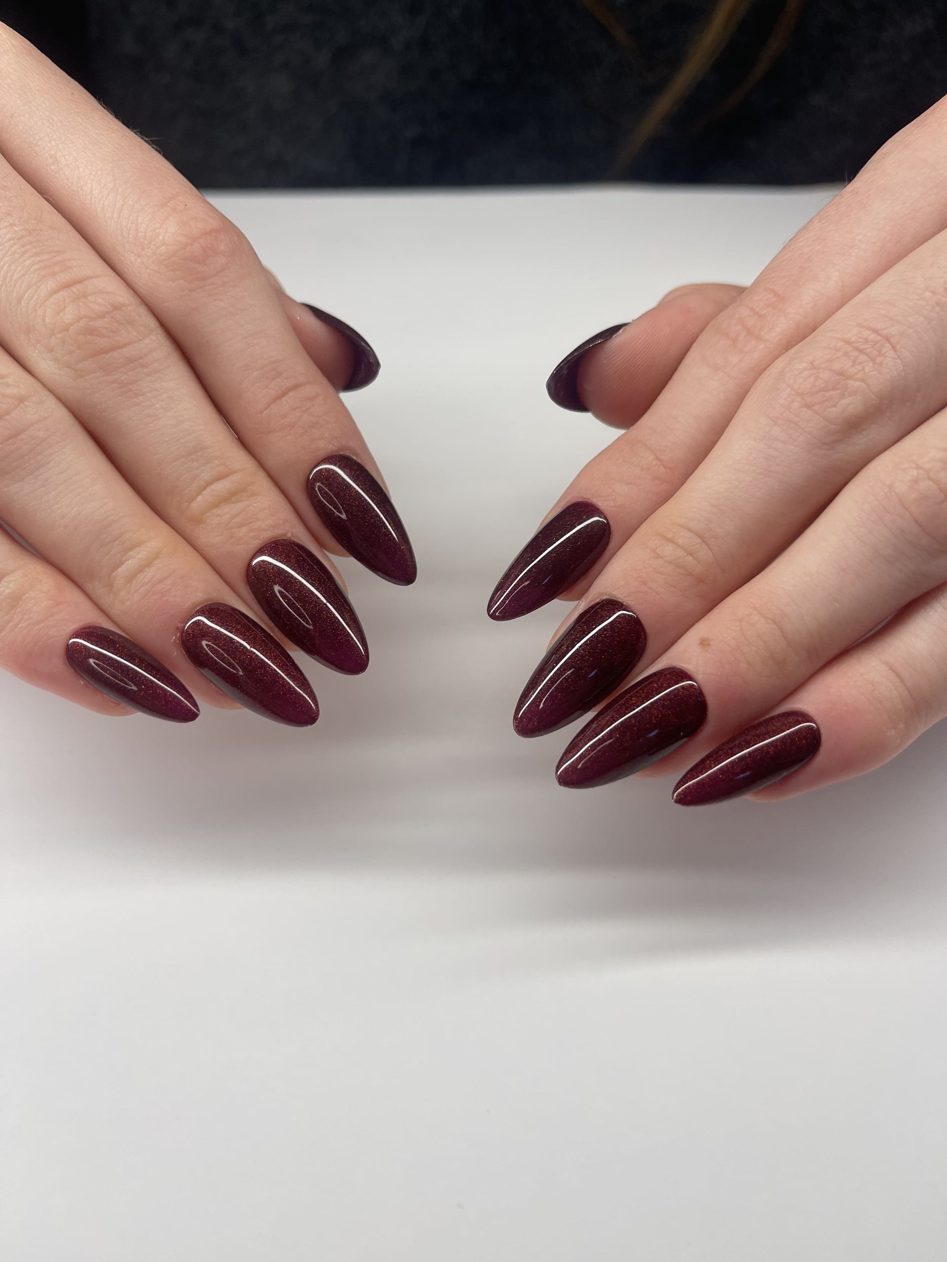 Magnetic Red Shaunails