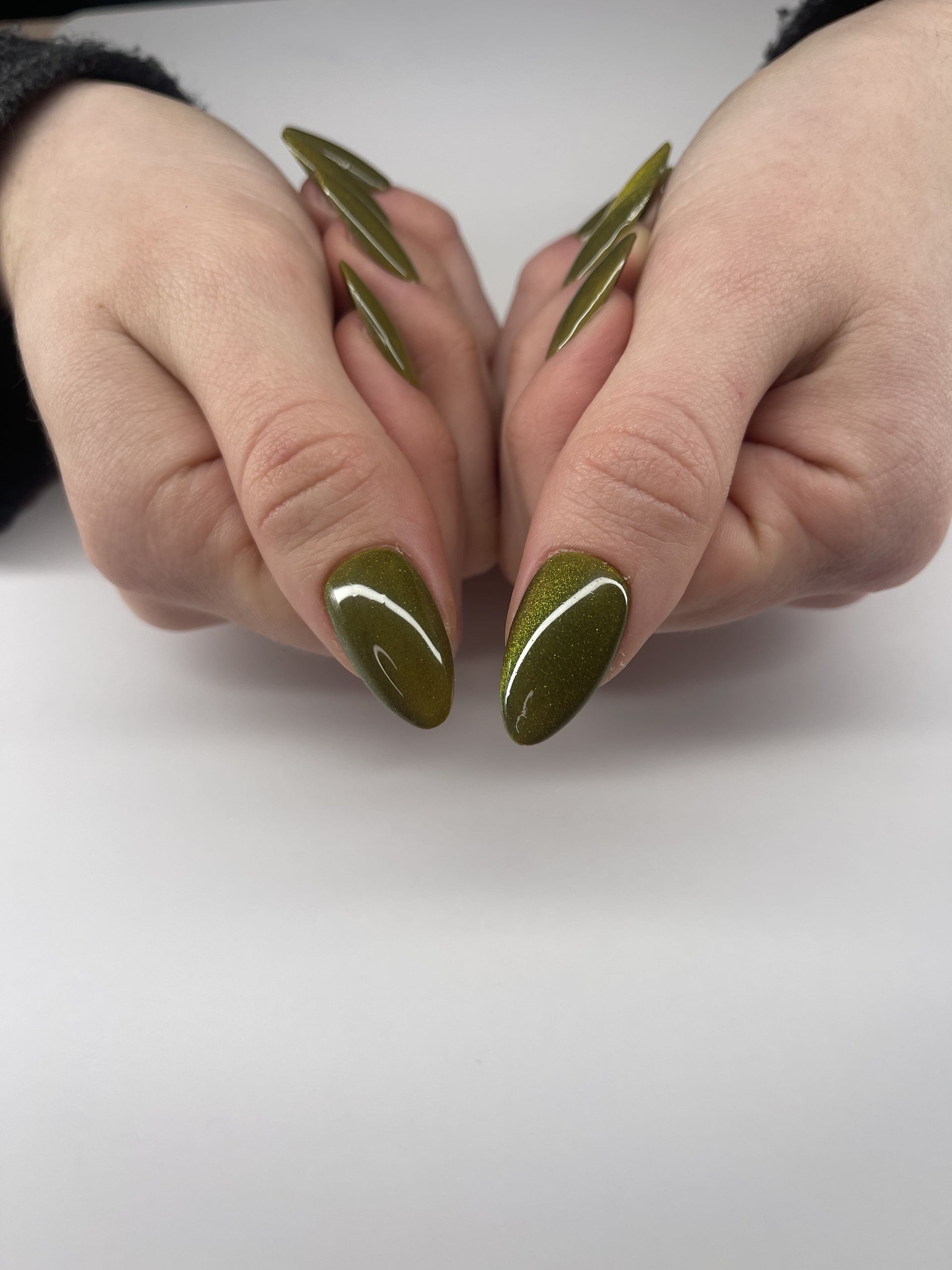 Magnetic Olive Shaunails